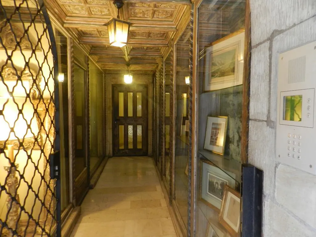 Larem Suites Old Town Geneva