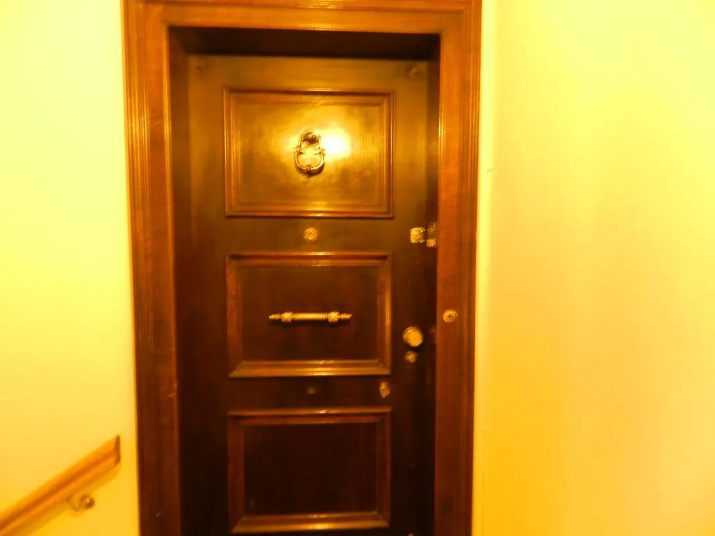 Larem Suites Old Town Geneva Apartment